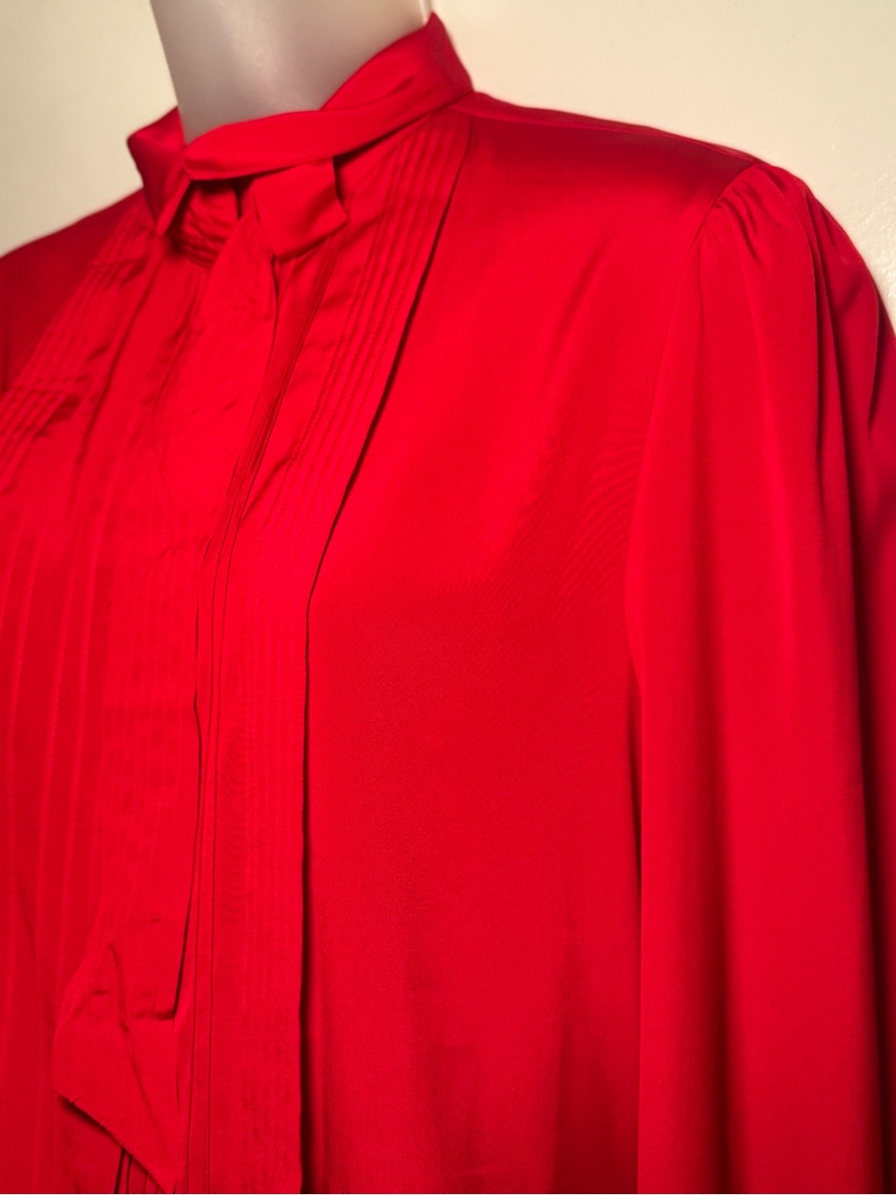 Alexandria Red Tie Neck Pleated Blouse size 10 - Picture 8 of 14